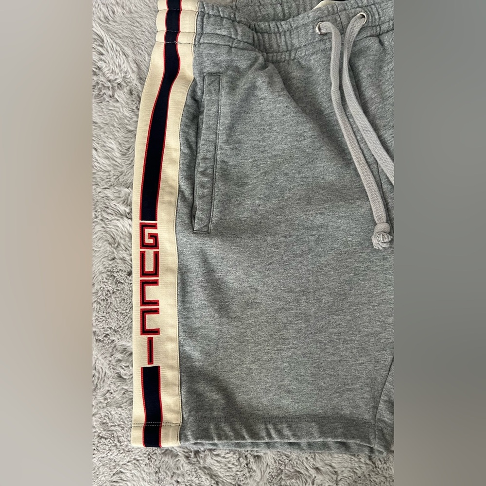 Gucci Gray Sweat Shorts with Cream & Navy Stripe and Embroidered Tiger - Picture 3 of 9